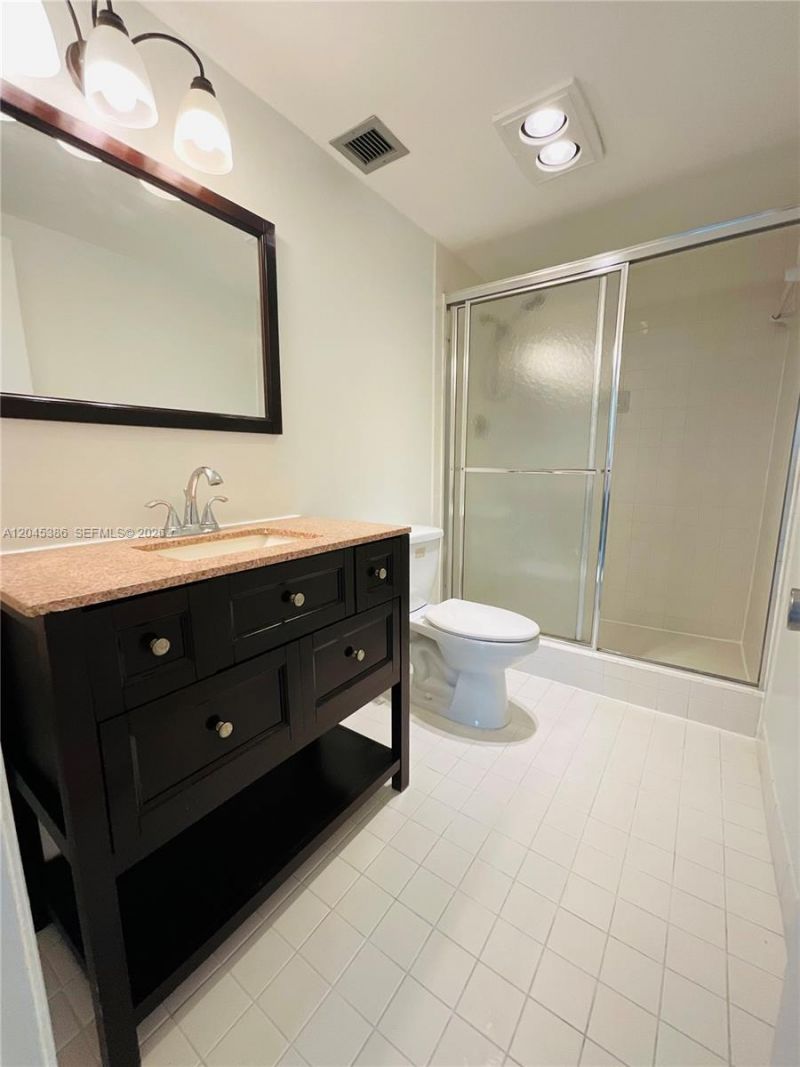 919 Hillcrest Dr , Unit 302, Hollywood, FL 33021 Photo