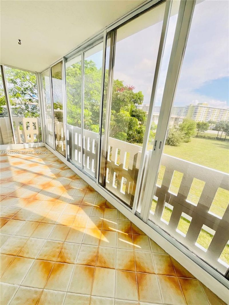919 Hillcrest Dr , Unit 302, Hollywood, FL 33021 Photo