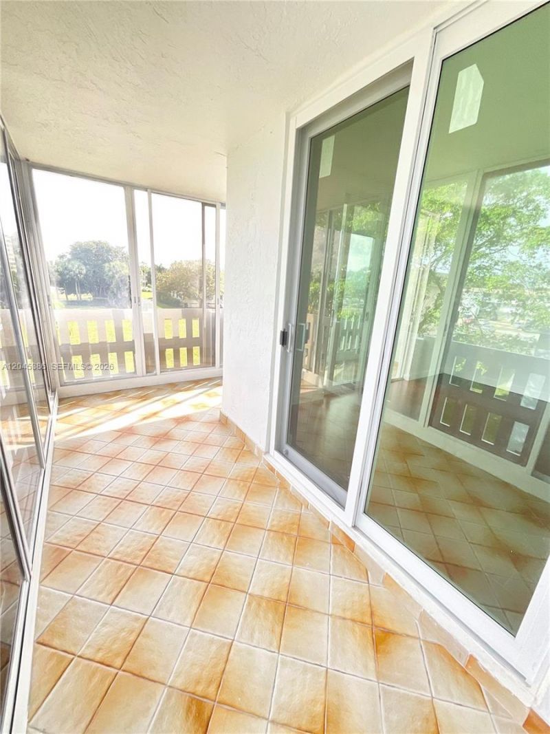 919 Hillcrest Dr , Unit 302, Hollywood, FL 33021 Photo