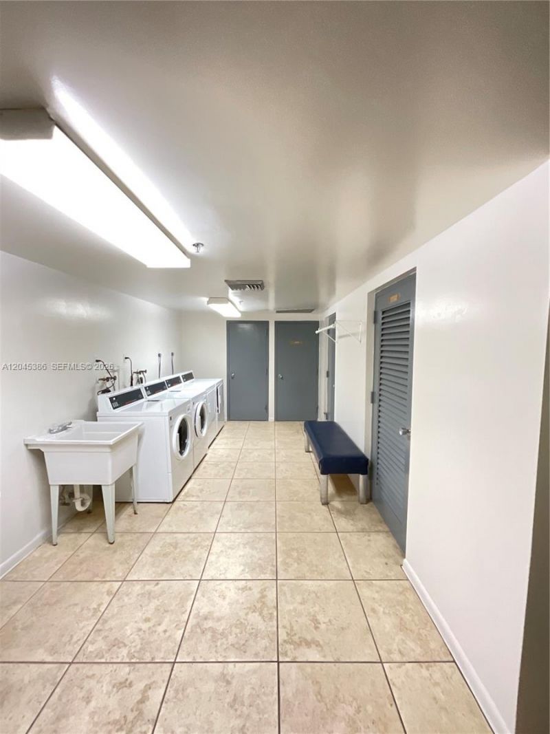 919 Hillcrest Dr , Unit 302, Hollywood, FL 33021 Photo