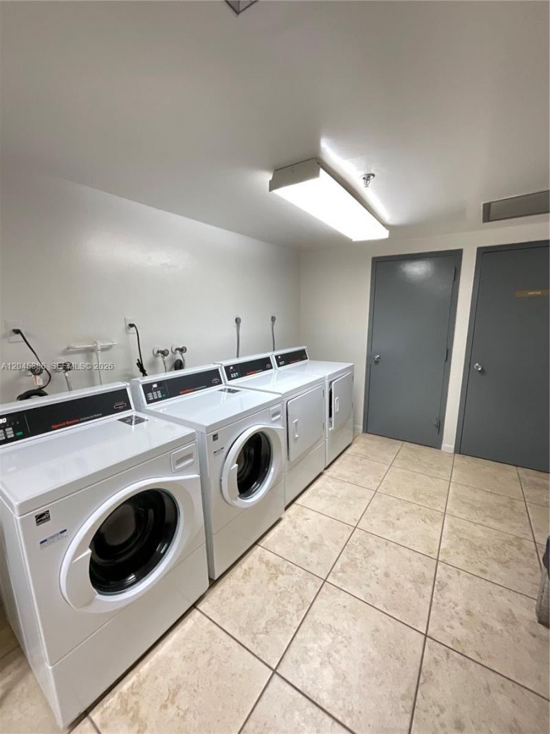 919 Hillcrest Dr , Unit 302, Hollywood, FL 33021 Photo