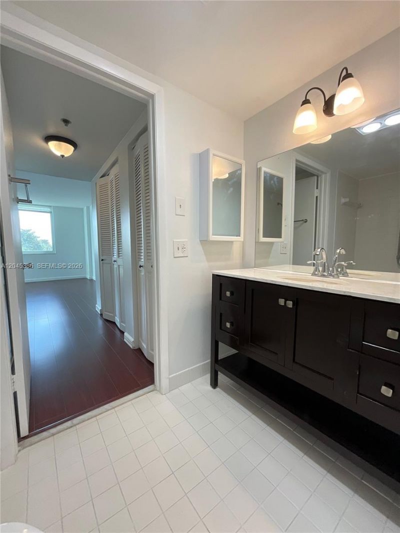 919 Hillcrest Dr , Unit 302, Hollywood, FL 33021 Photo