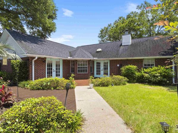 2778 Chickering Rd, Pensacola, FL 32514