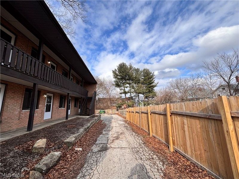 519 Crosby Street, Unit 5, Akron, OH 44302 Photo 2