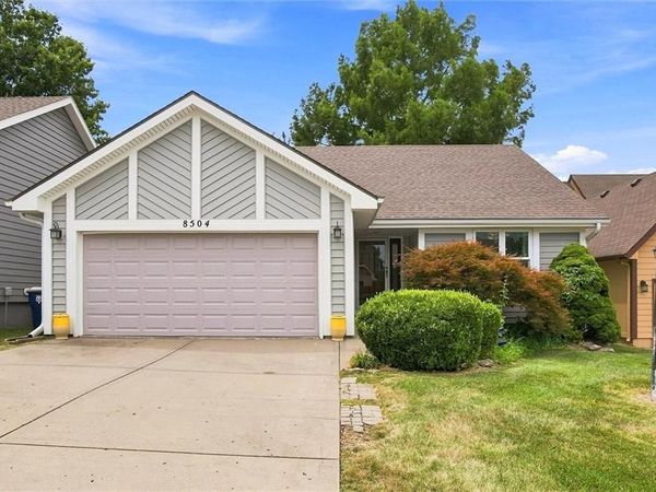 8504 NW Chatham Avenue, Kansas City, MO 64154
