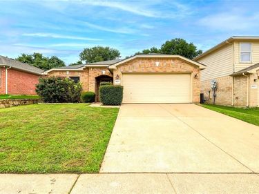 8017 Sartain Drive, Fort Worth, TX 76120