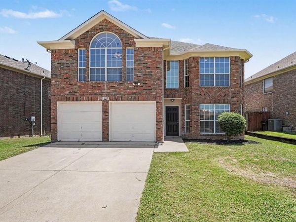 1125 Highland Station Drive, Saginaw, TX 76131