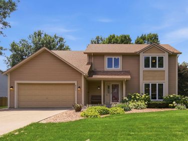 9643 Polaris Lane N, Maple Grove, MN 55369