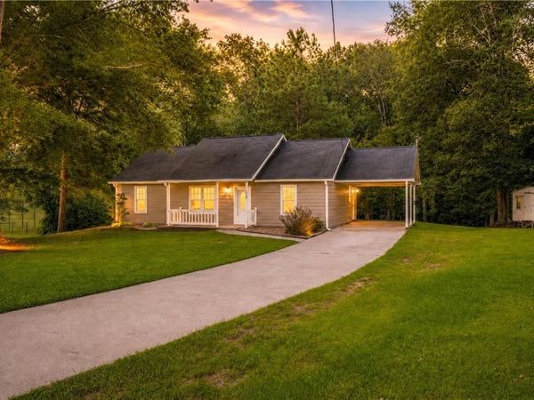 589 Linda Lane , Powder Springs, GA 30127