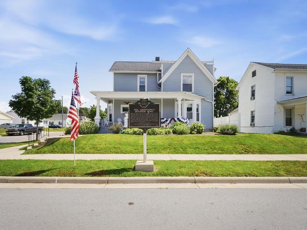 601 W Benton Street, Wapakoneta, OH 45895