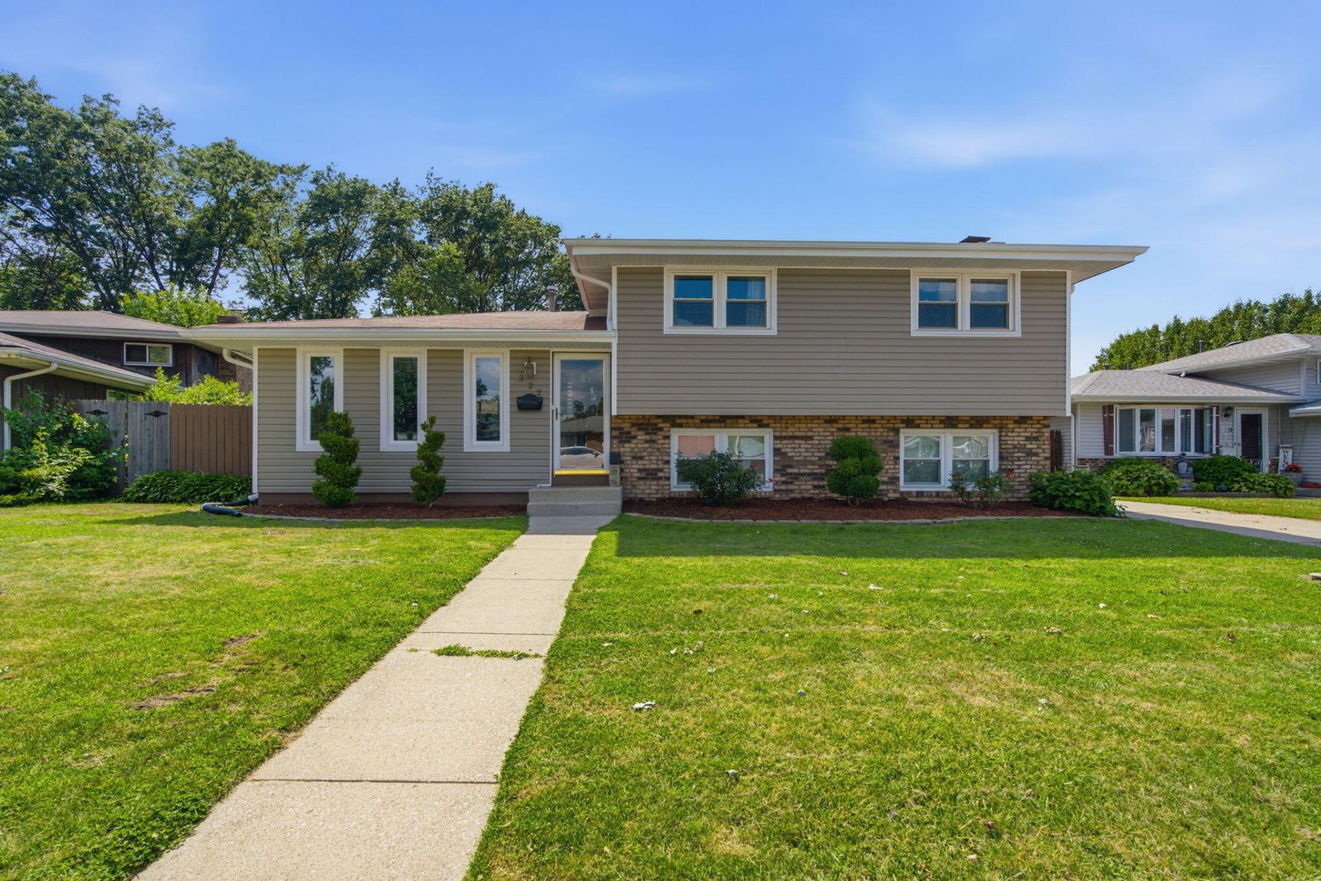 322 N Lindberg Street, Griffith, IN 46319 Main Photo