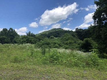 2251 S Highway 421 , Manchester, KY 40962