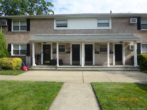 268-37 82nd Avenue, Unit 274A, New Hyde Park, NY 11040