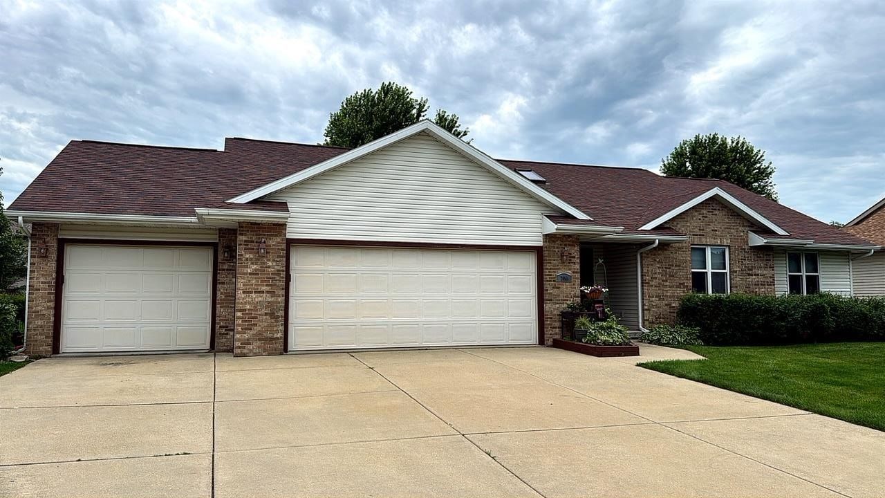 704 Augusta Drive, Waunakee, WI 53597 Main Photo