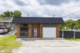 1225 B Avenue photo 4
