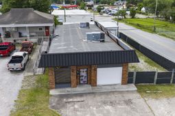 1225 B Avenue photo 4