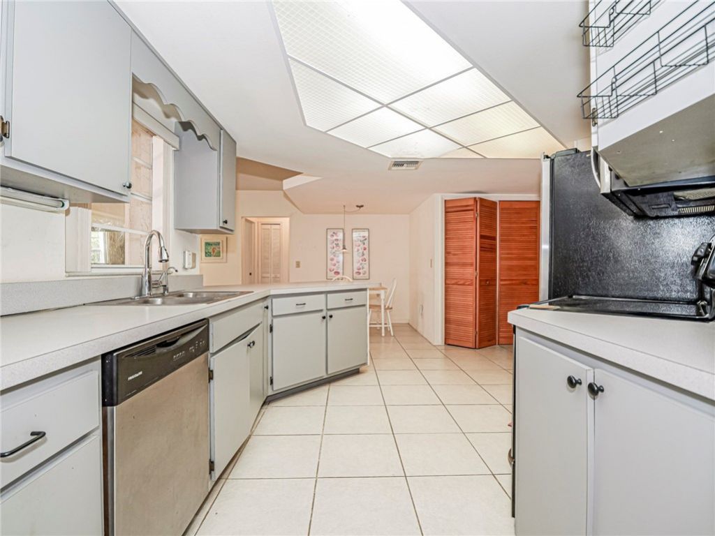 129 Redgrave Drive, Sebastian, FL 32958 Photo