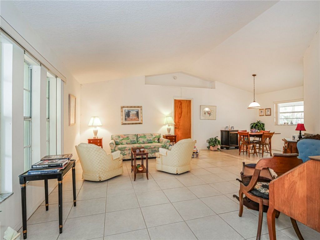 129 Redgrave Drive, Sebastian, FL 32958 Photo