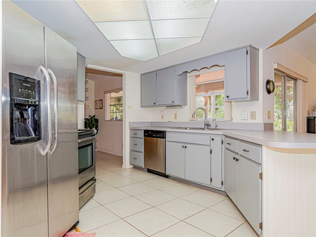 129 Redgrave Drive, Sebastian, FL 32958 Photo