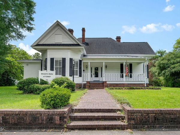 314 New Bridge Street , Jacksonville, NC 28540