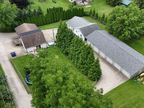 910 Stoney Point Road, DIXON, IL 61021
