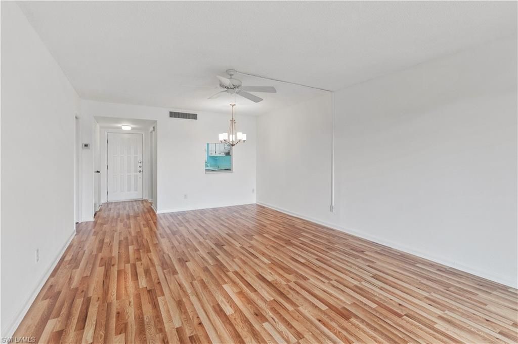 13 High Point Cir N, Unit 209, Naples, FL 34103 Photo