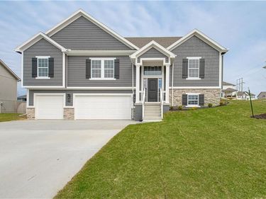 10144 N Brighton Avenue, Kansas City, MO 64156