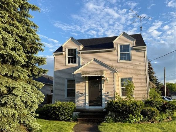 943 W 29th Street , Medina, OH 44052
