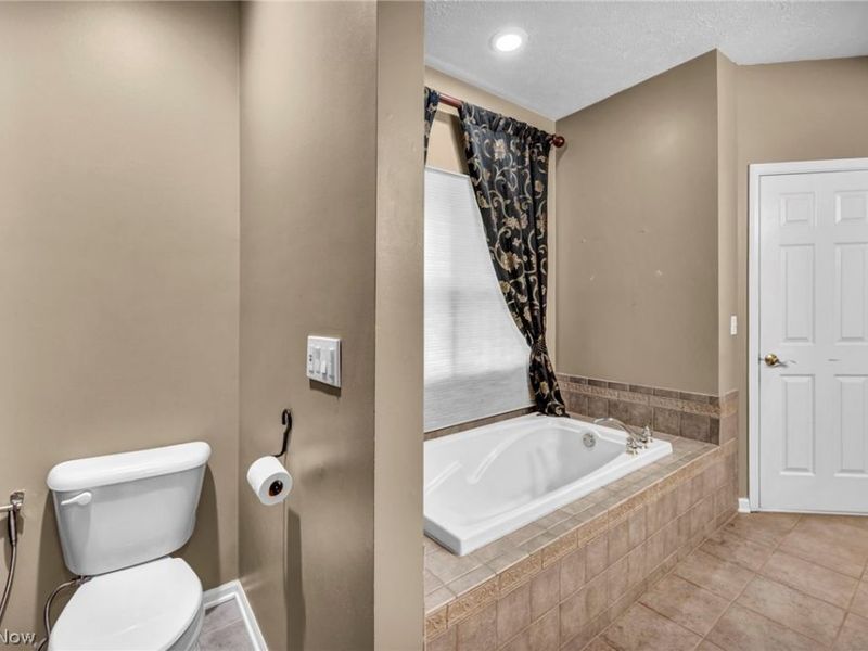 7043 Navajo Trail, Solon, OH 44139 Photo 19