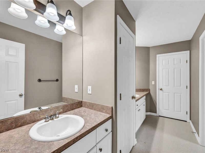 7043 Navajo Trail, Solon, OH 44139 Photo 30