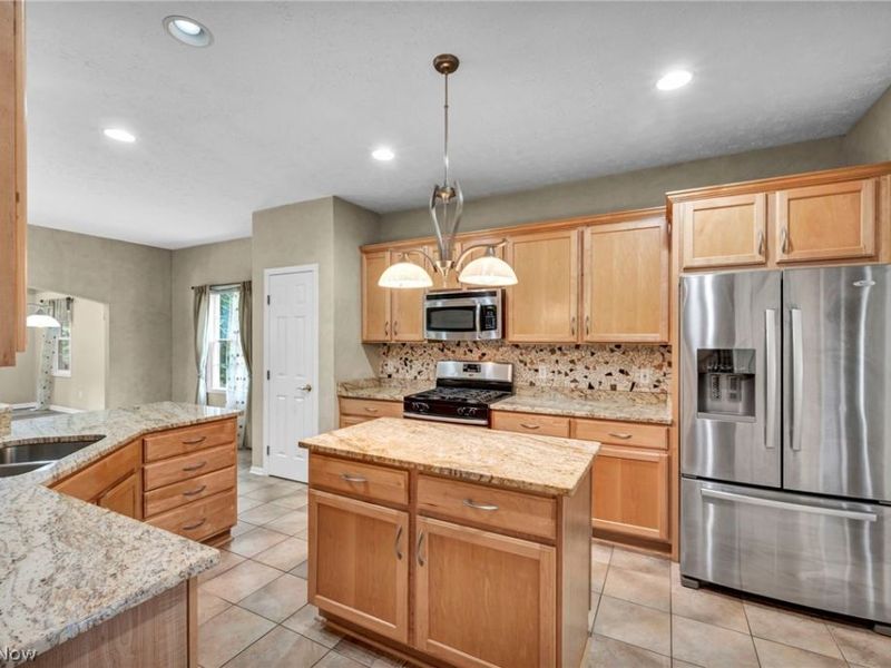 7043 Navajo Trail, Solon, OH 44139 Photo 9