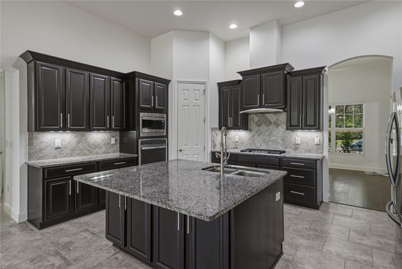 5904 Shell Ridge Drive , Lithia, FL 33547 Photo
