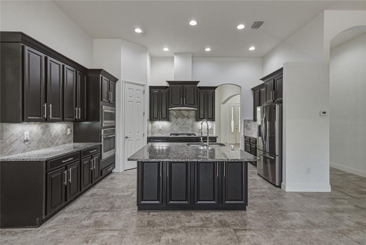 5904 Shell Ridge Drive , Lithia, FL 33547 Photo