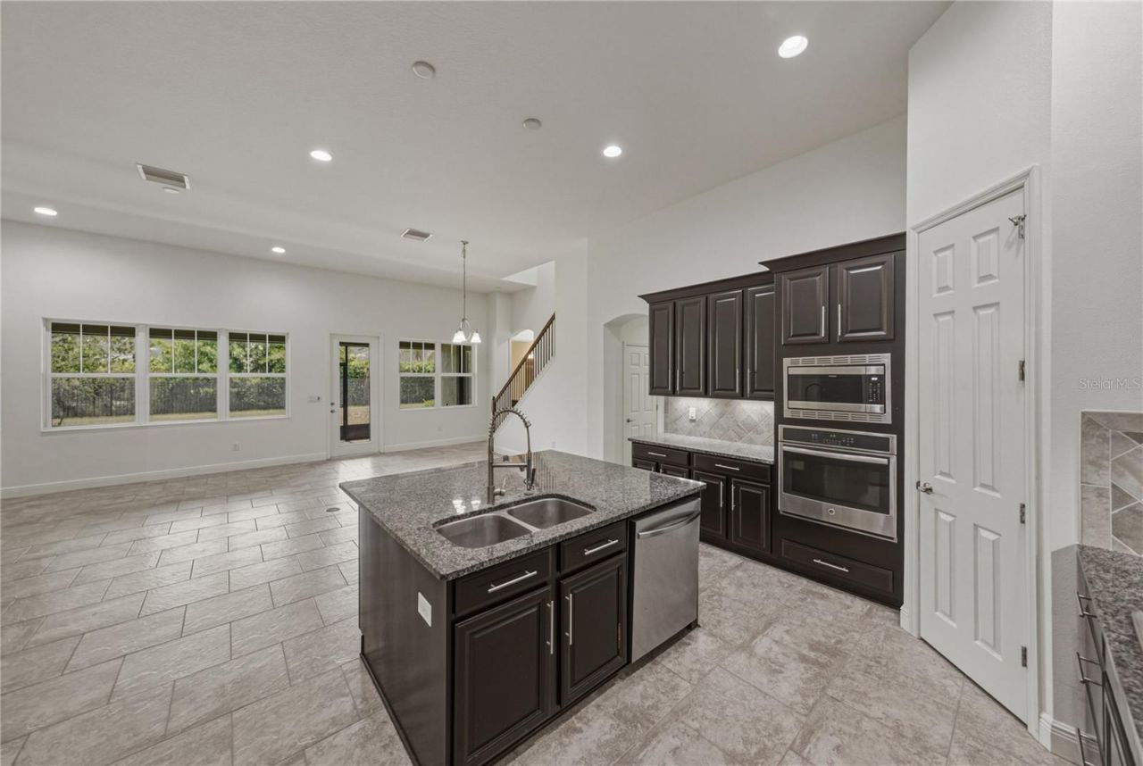 5904 Shell Ridge Drive , Lithia, FL 33547 Photo