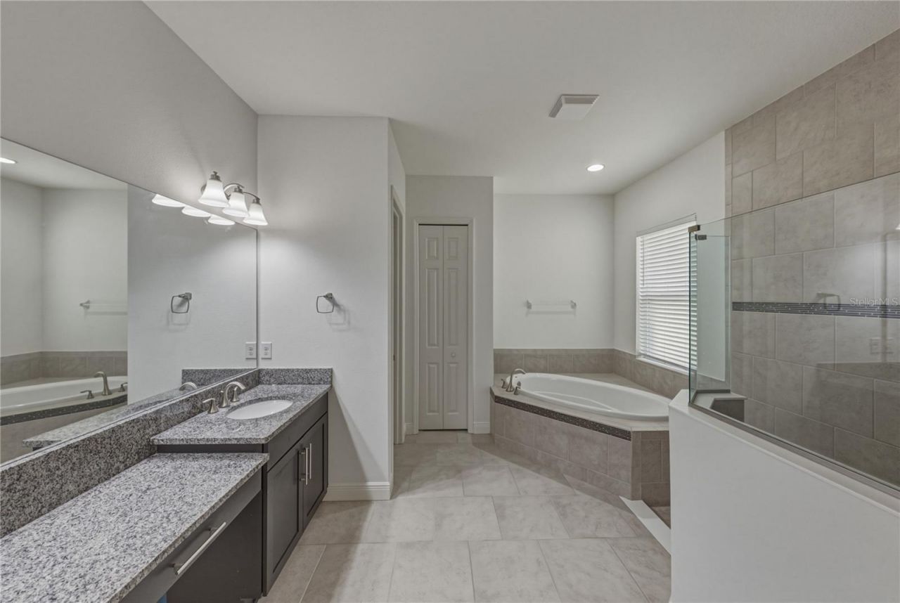 5904 Shell Ridge Drive , Lithia, FL 33547 Photo