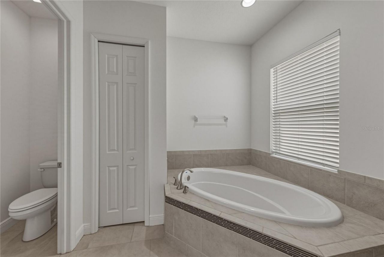 5904 Shell Ridge Drive , Lithia, FL 33547 Photo