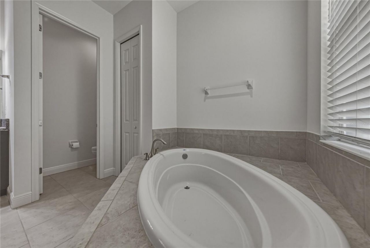 5904 Shell Ridge Drive , Lithia, FL 33547 Photo