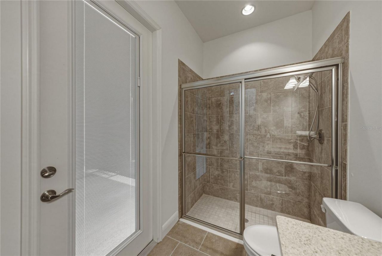 5904 Shell Ridge Drive , Lithia, FL 33547 Photo