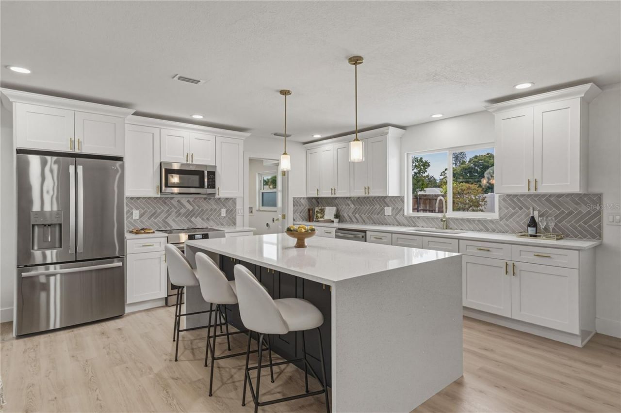 3810 18th Avenue W, Bradenton, FL 34205 Photo