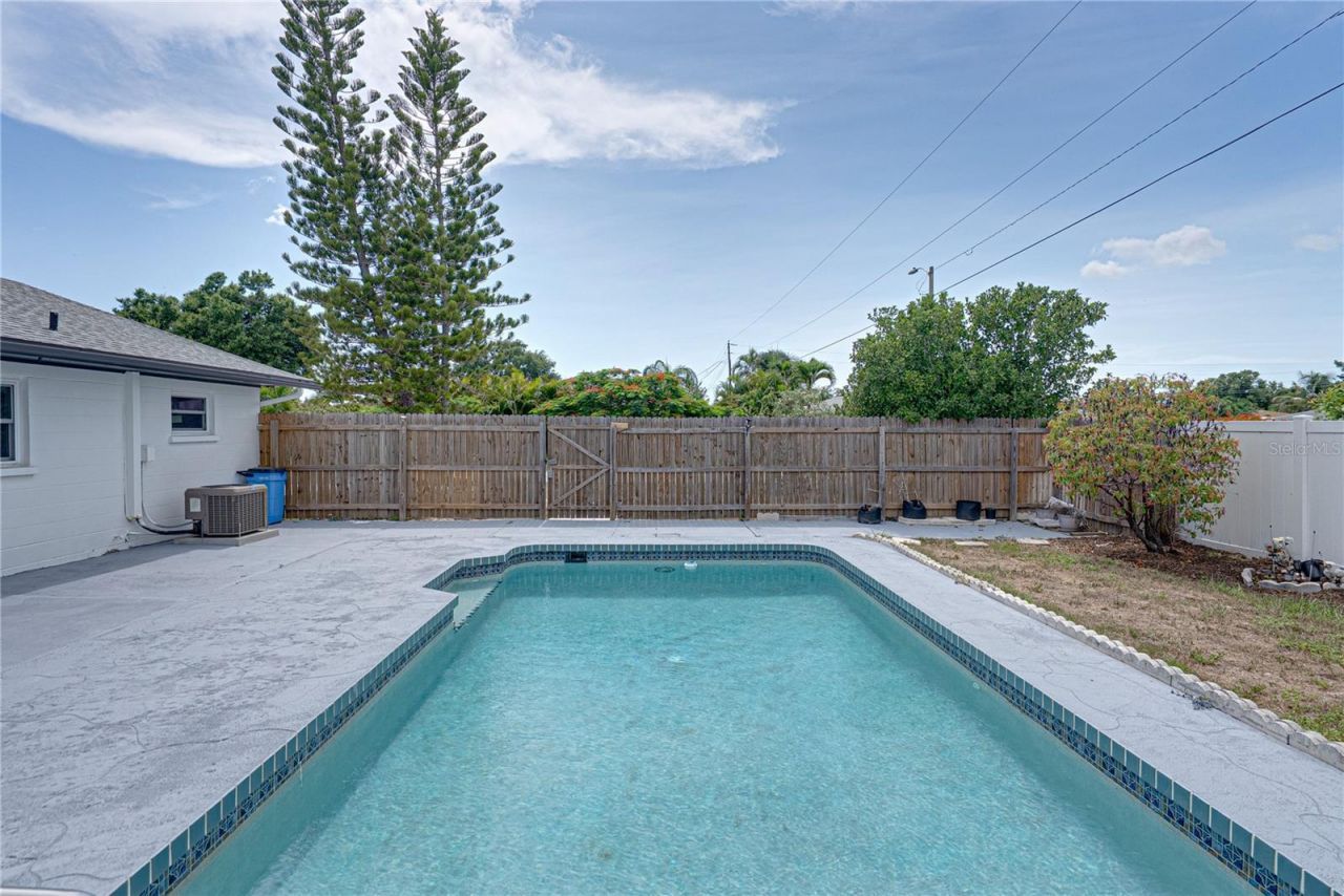 3810 18th Avenue W, Bradenton, FL 34205 Photo