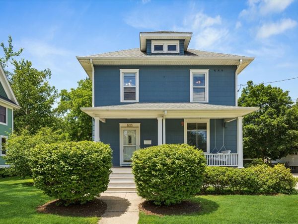 805 Clay Street , Woodstock, IL 60098
