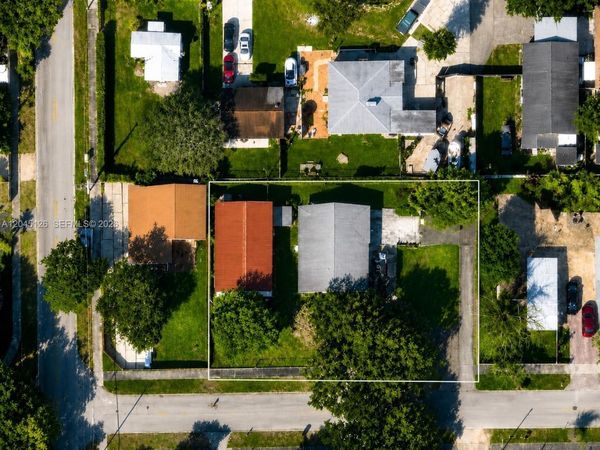 6145 Hayes St, Hollywood, FL 33024