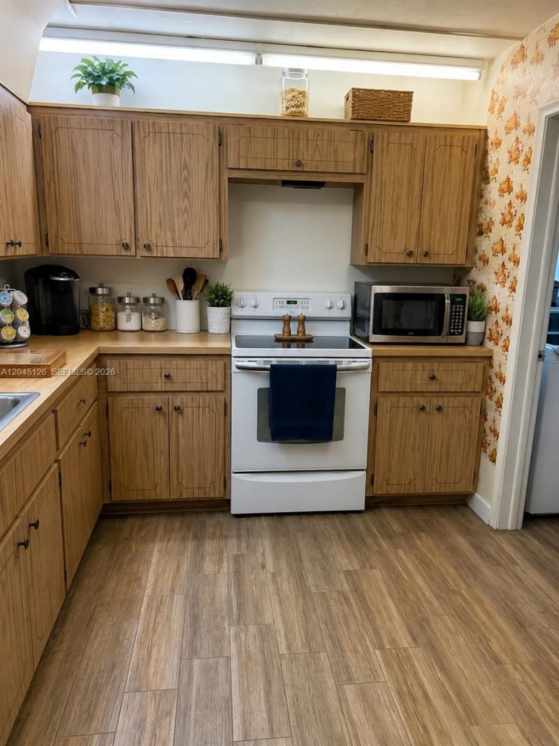 6145 Hayes St, Hollywood, FL 33024 Photo