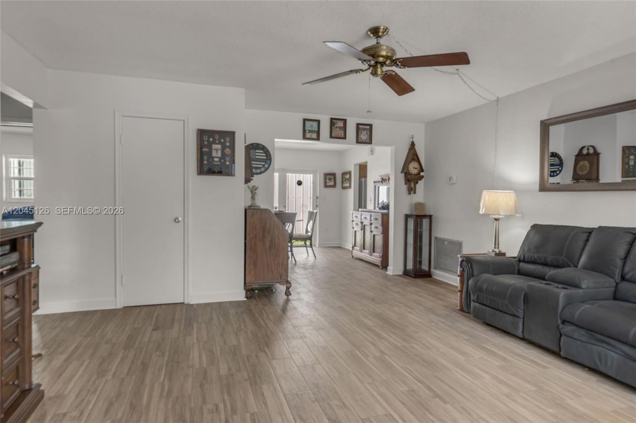6145 Hayes St, Hollywood, FL 33024 Photo