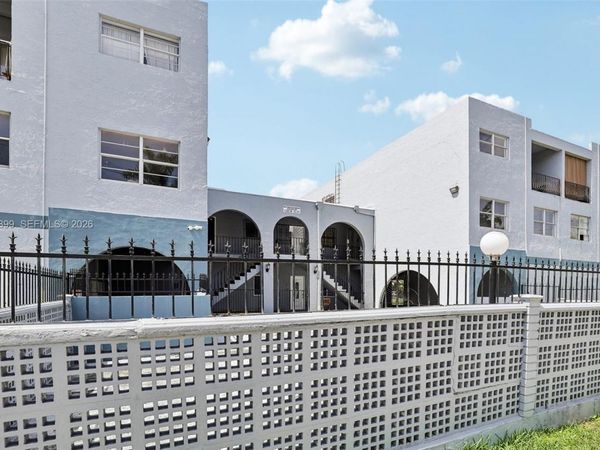 1300 W 53rd St , Unit 25, Hialeah, FL 33012
