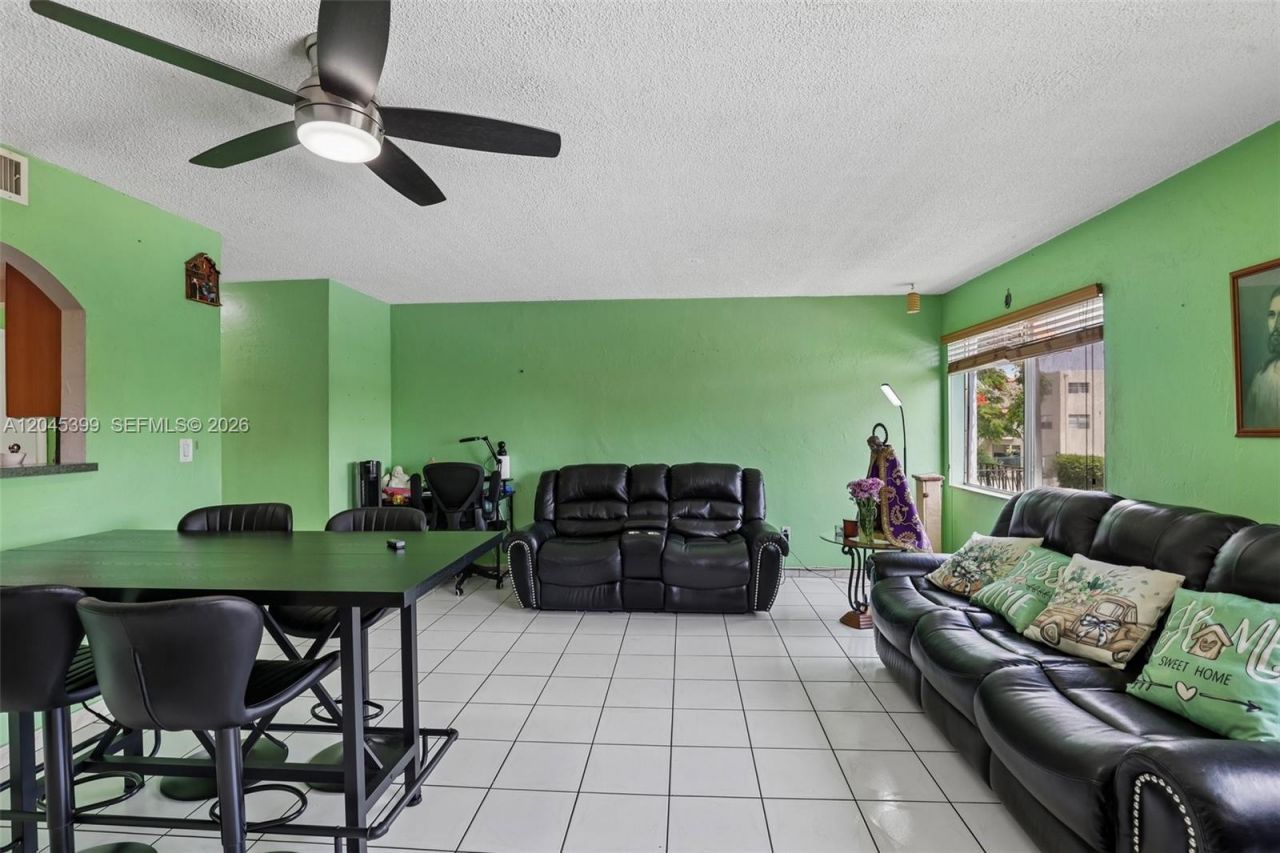 1300 W 53rd St, Unit 25, Hialeah, FL 33012 Photo