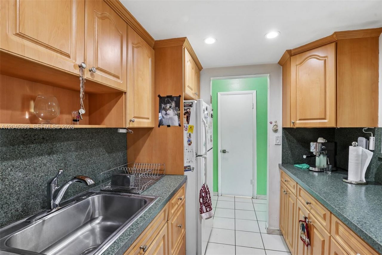 1300 W 53rd St, Unit 25, Hialeah, FL 33012 Photo