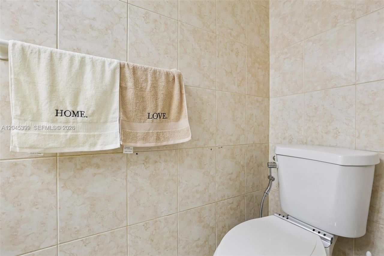 1300 W 53rd St, Unit 25, Hialeah, FL 33012 Photo