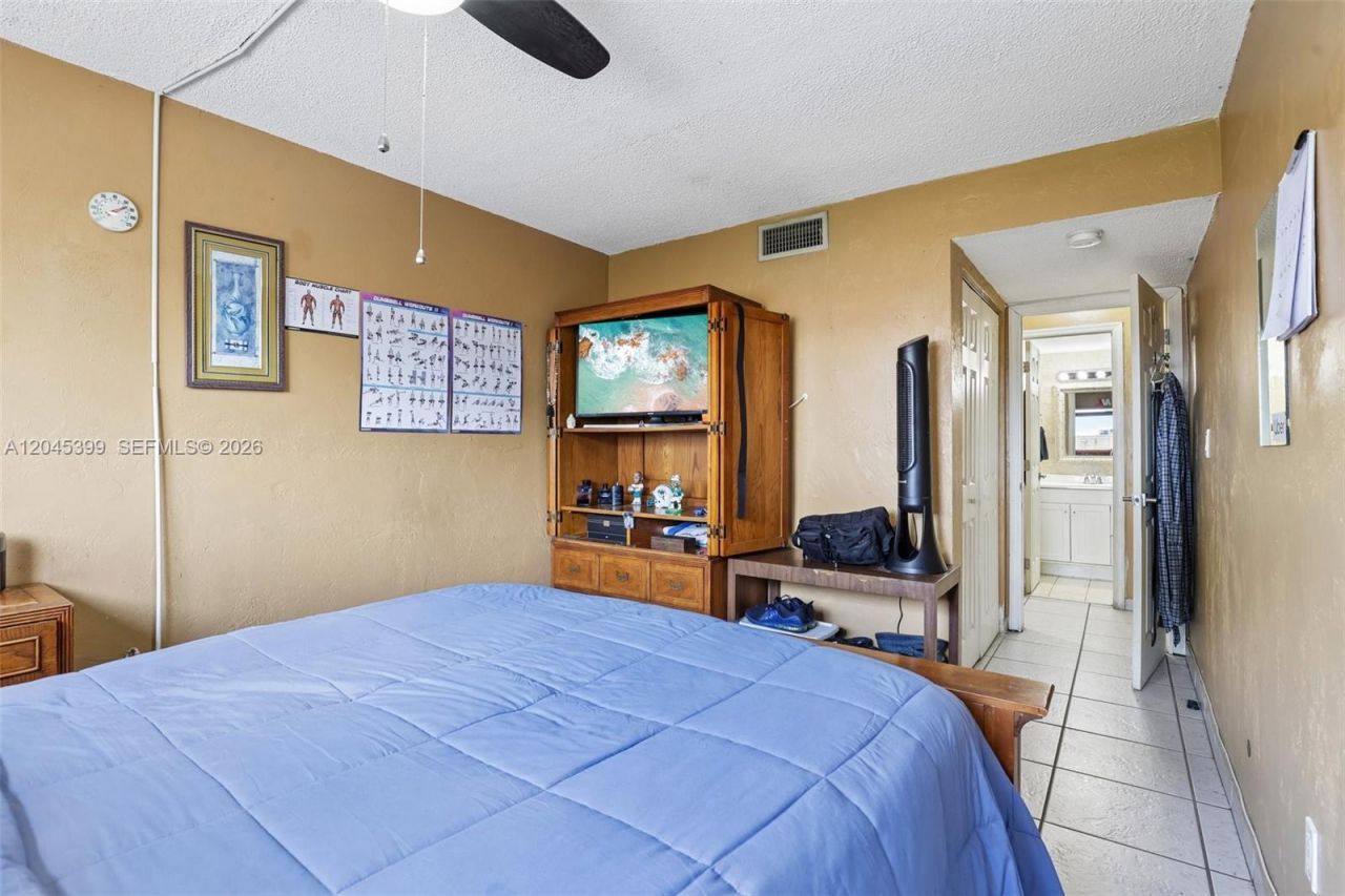 1300 W 53rd St, Unit 25, Hialeah, FL 33012 Photo