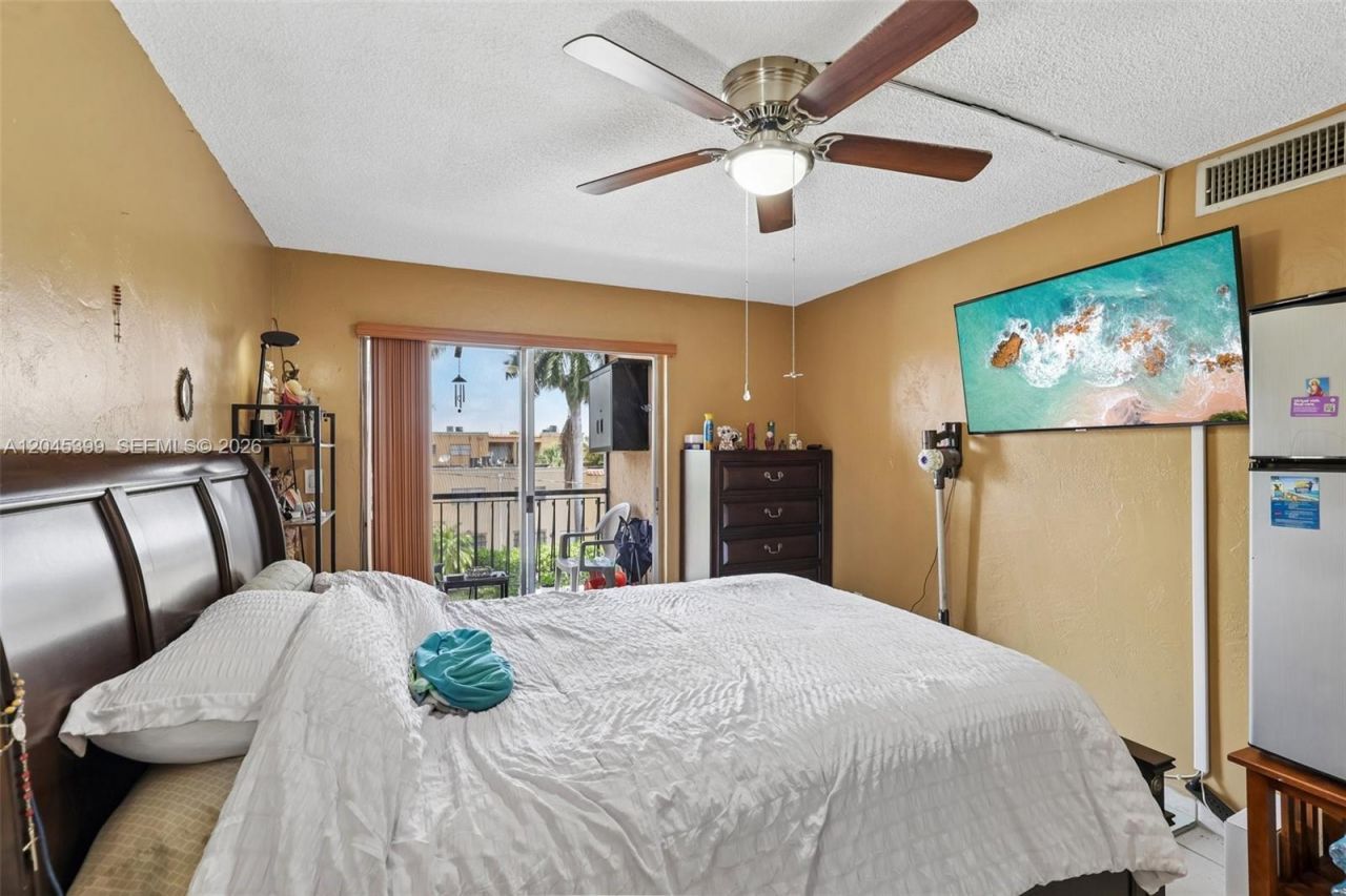 1300 W 53rd St, Unit 25, Hialeah, FL 33012 Photo